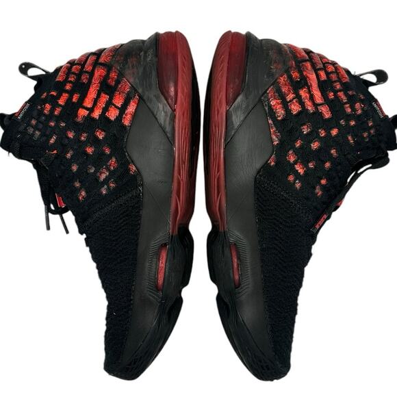 Nike GS LeBron 17 Red Black Kids Size 6.5 Youth - Picture 5 of 9